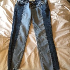 Light blue/dark blue jeans
